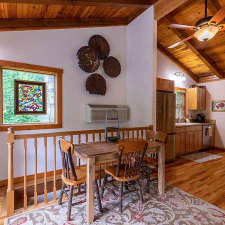 Knotty Pine Villa West Jefferson Dış mekan fotoğraf