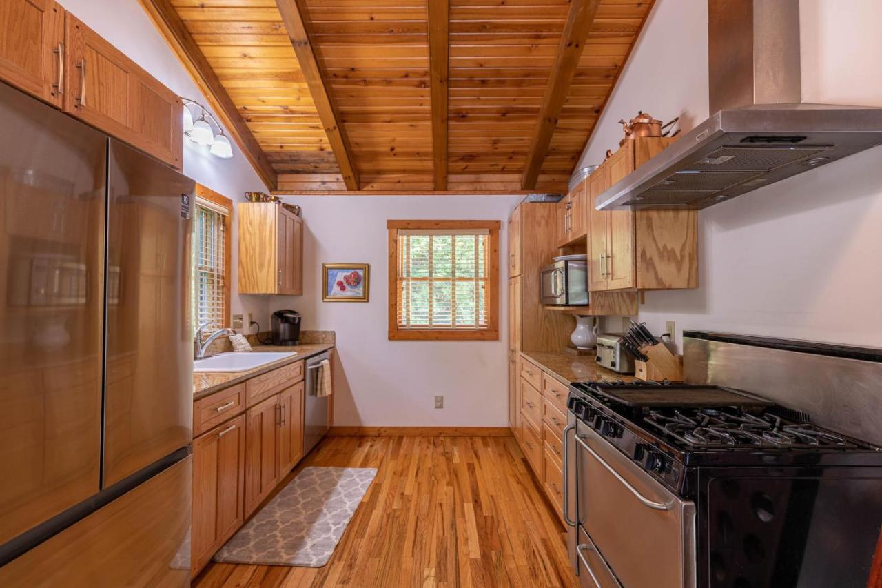 Knotty Pine Villa West Jefferson Dış mekan fotoğraf