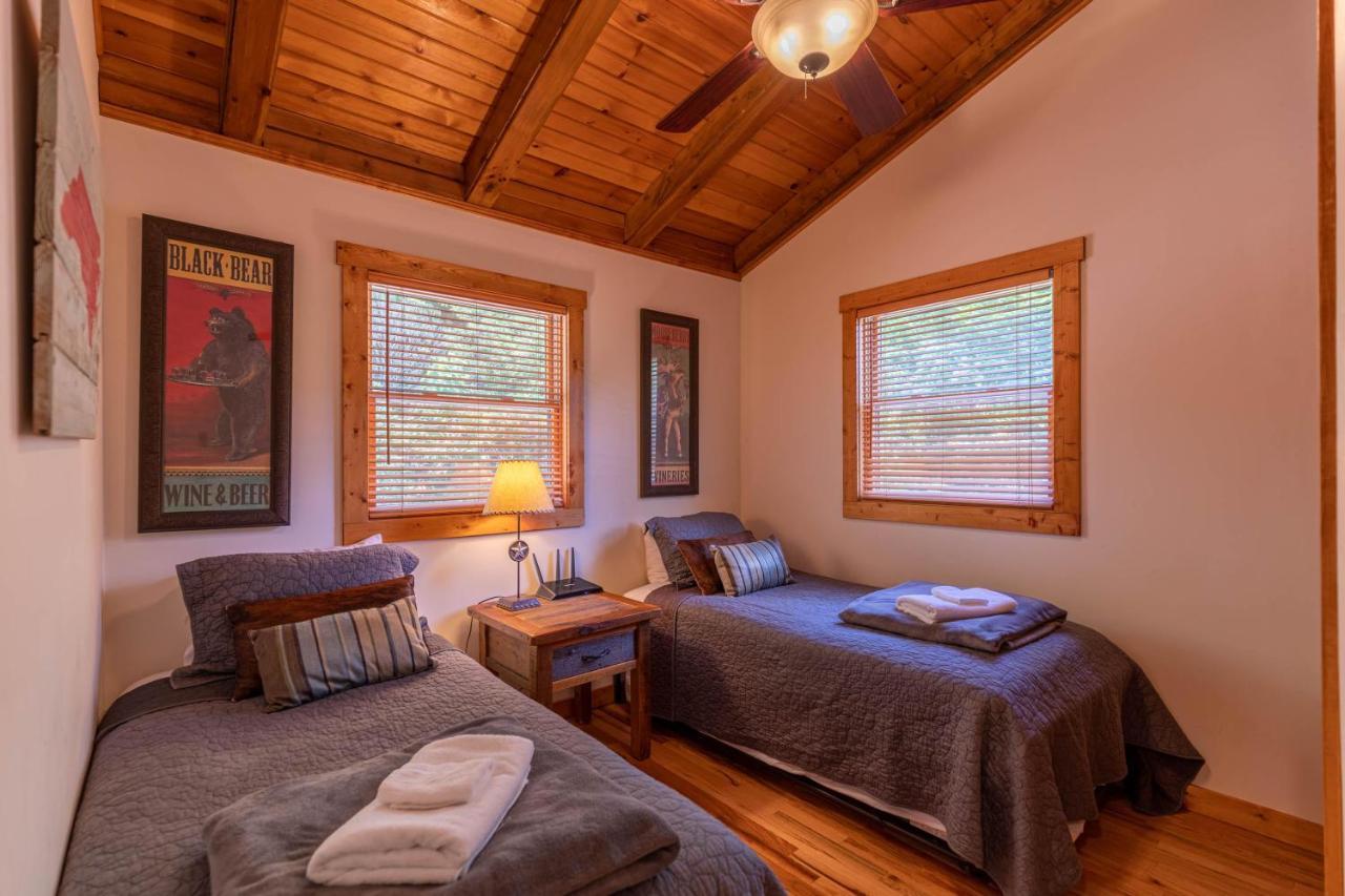 Knotty Pine Villa West Jefferson Dış mekan fotoğraf