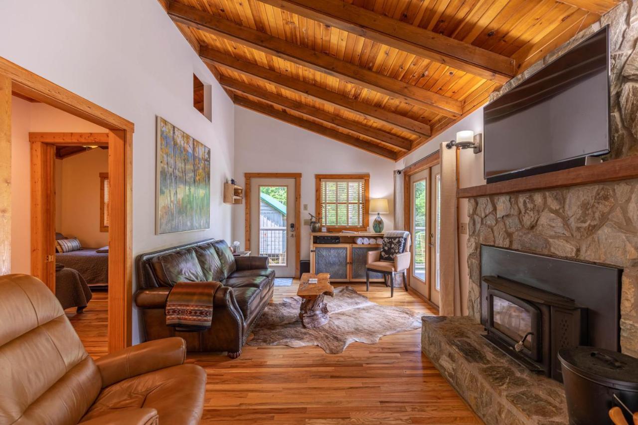 Knotty Pine Villa West Jefferson Dış mekan fotoğraf