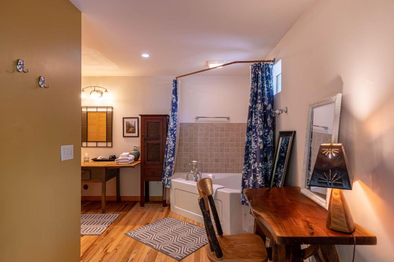 Knotty Pine Villa West Jefferson Dış mekan fotoğraf