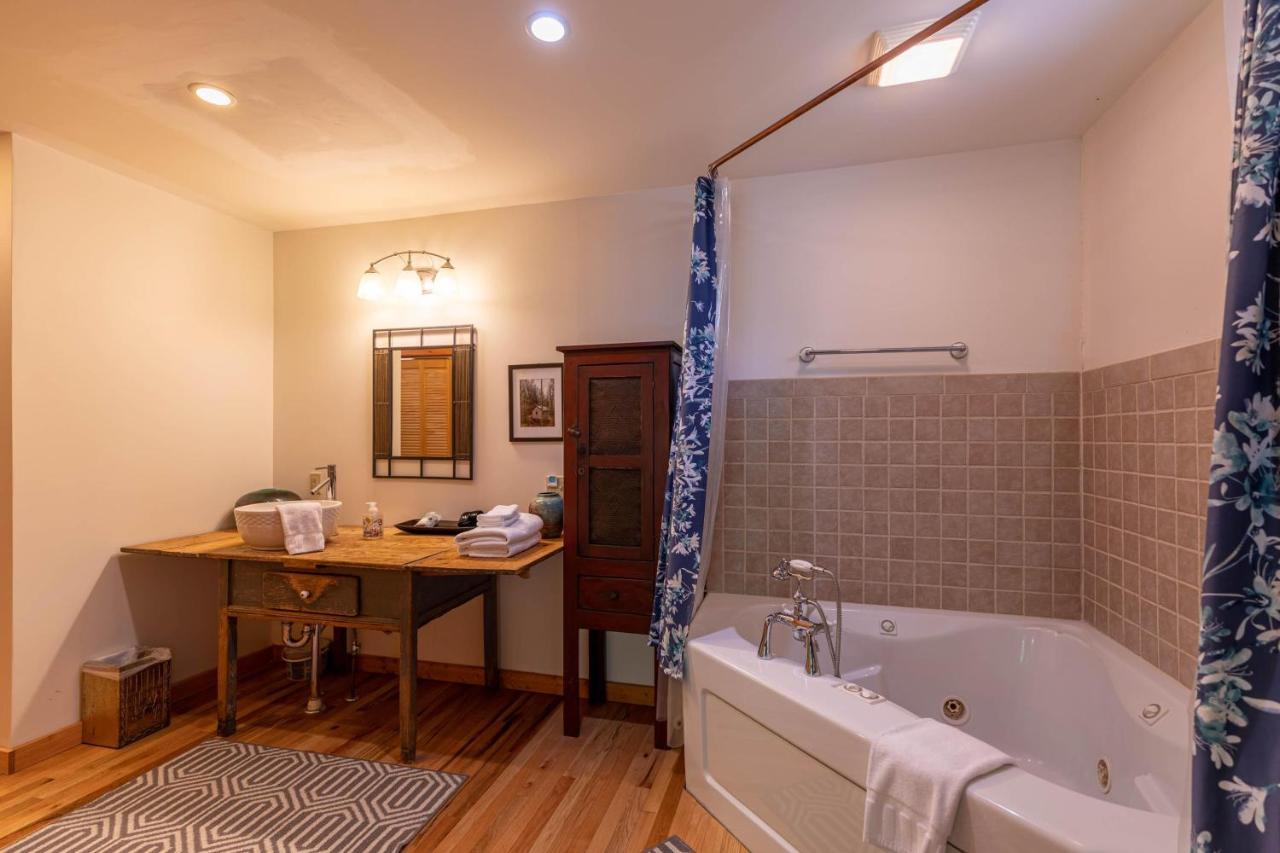 Knotty Pine Villa West Jefferson Dış mekan fotoğraf