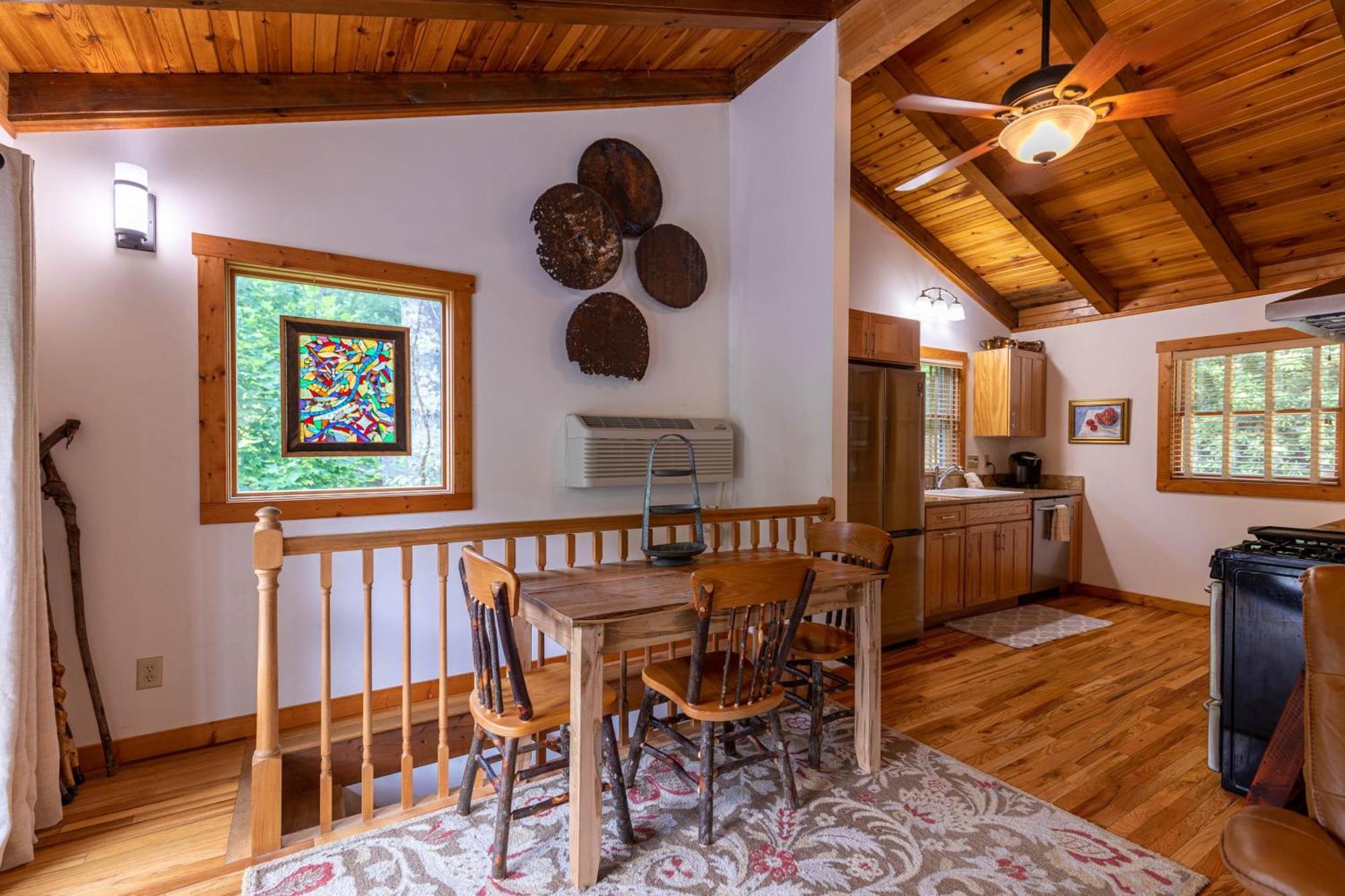 Knotty Pine Villa West Jefferson Dış mekan fotoğraf